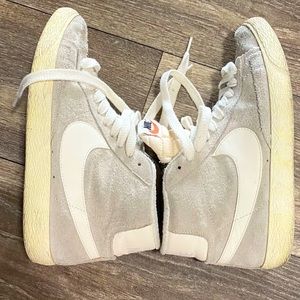 Nike blazer mids grey suede